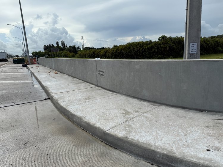 Installation of new concrete guardrail at Boynton Beach Blvd and SR 7   May 2025