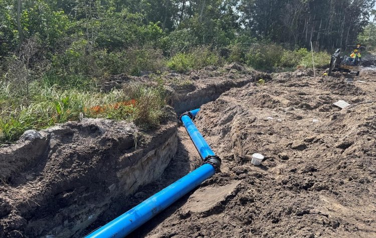 New Port St. Lucie 12 inch water main horizontal deflection around a proposed drainage structure, March 2025