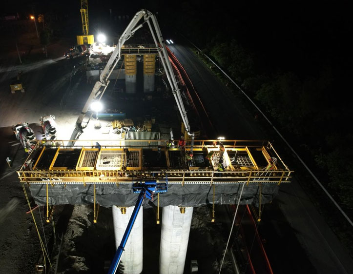 Substructure  Pier 23 cap pour, Sept. 2023